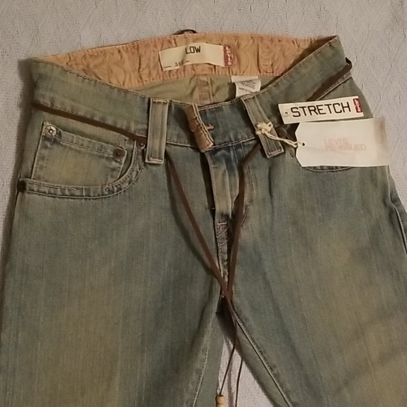Levi Capris slightly distressed sz 4 - Picture 2 of 5